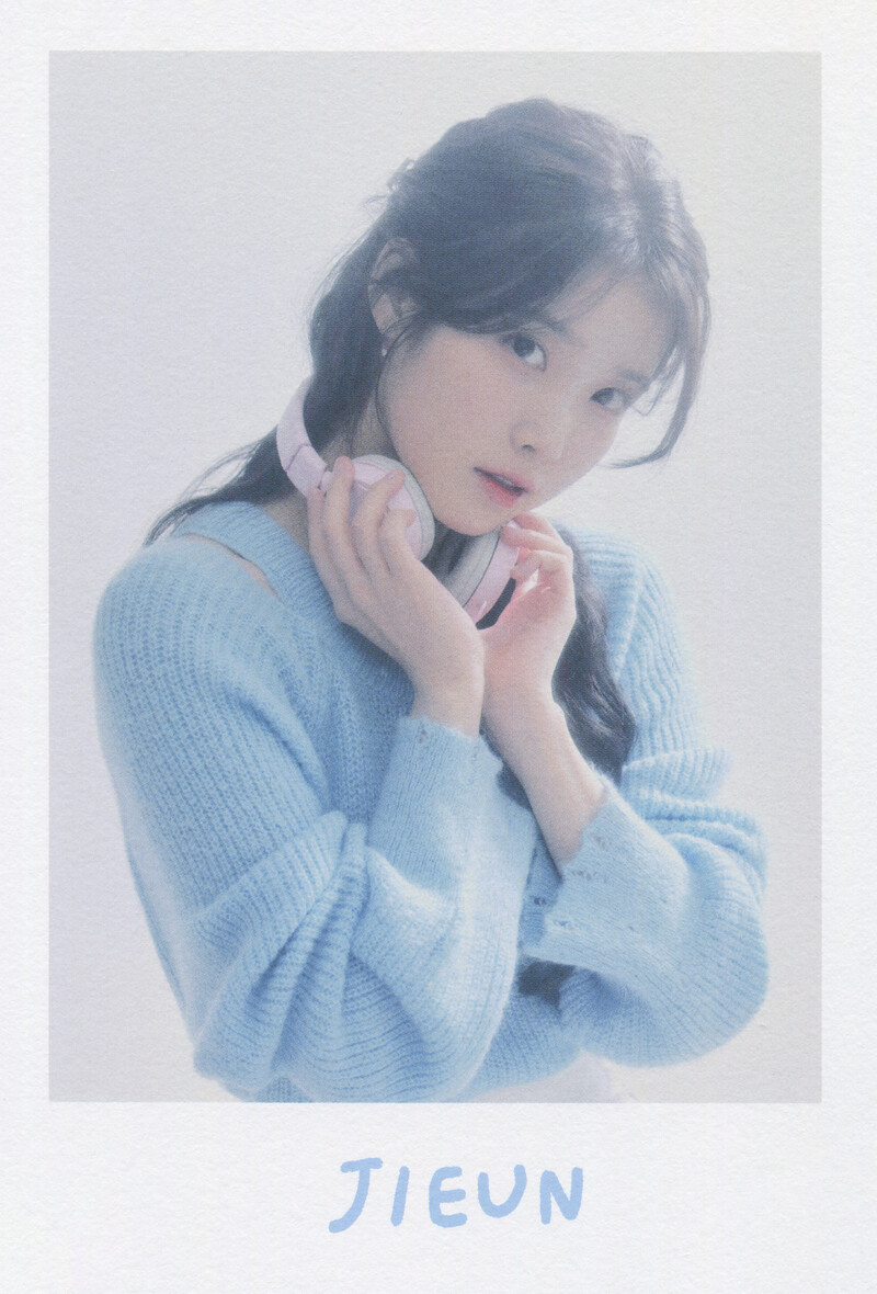 IU - 5th Official ‘UAENA’ Fanclub Kit [SCANS] documents 4