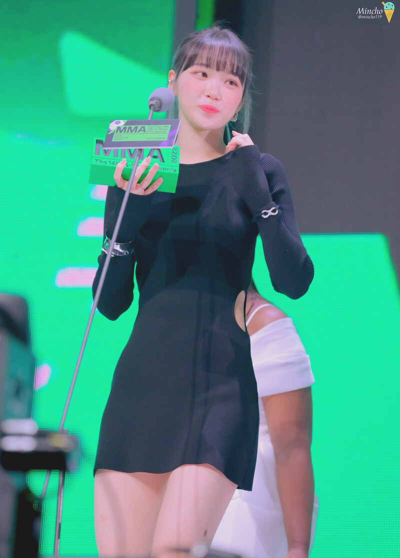 221126 LE SSERAFIM Chaewon at Melon Music Awards documents 7