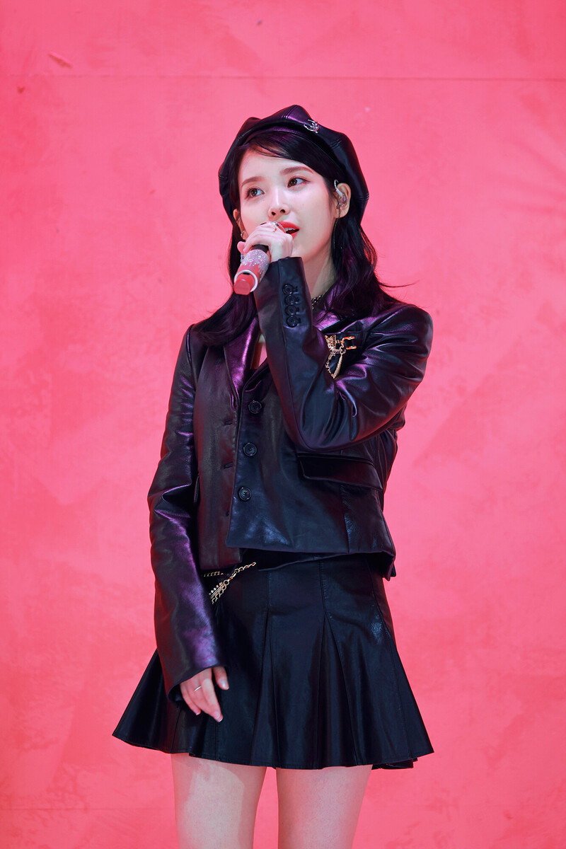 211204 IU at 2021 Melon Music Awards documents 15