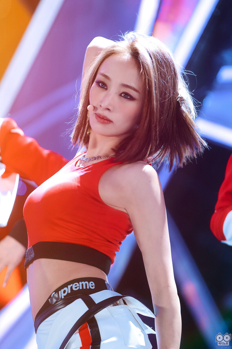 221204 KARA Nicole - 'WHEN I MOVE' at Inkigayo documents 7