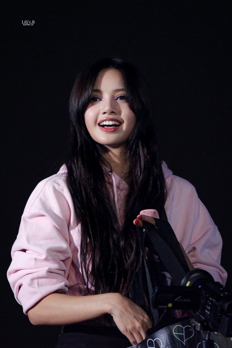 230916 BLACKPINK Lisa - 'BORN PINK' Final Concert in Seoul Day 1 documents 3
