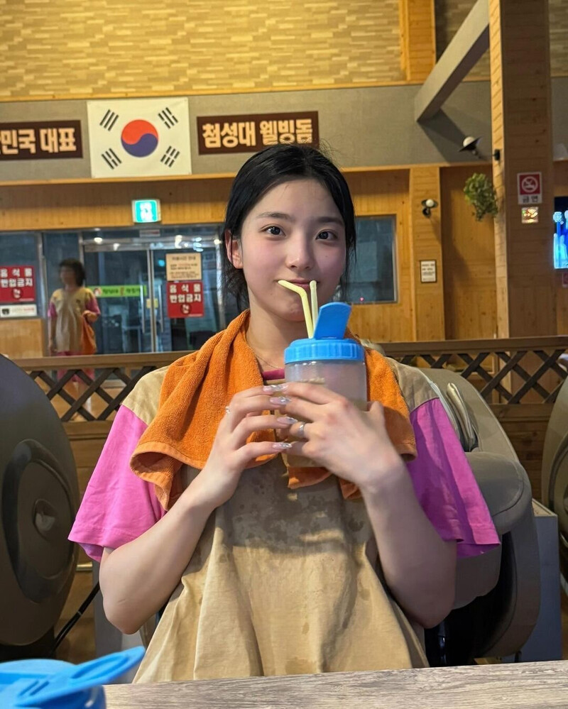 240507 fromis_9 Saerom Instagram Update documents 2