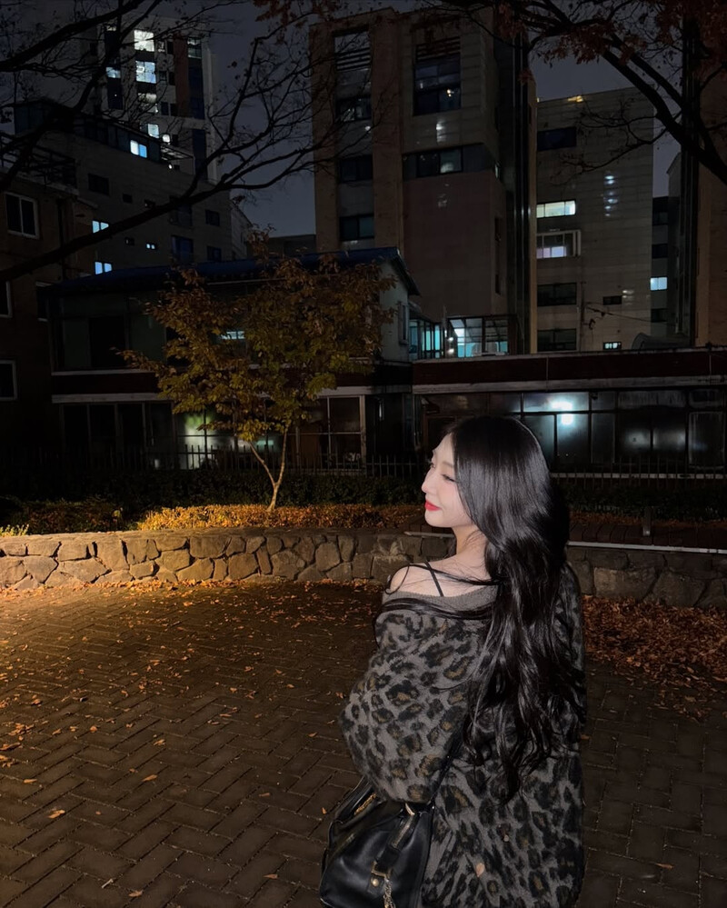 241212 - YeoJin Instagram Update documents 13