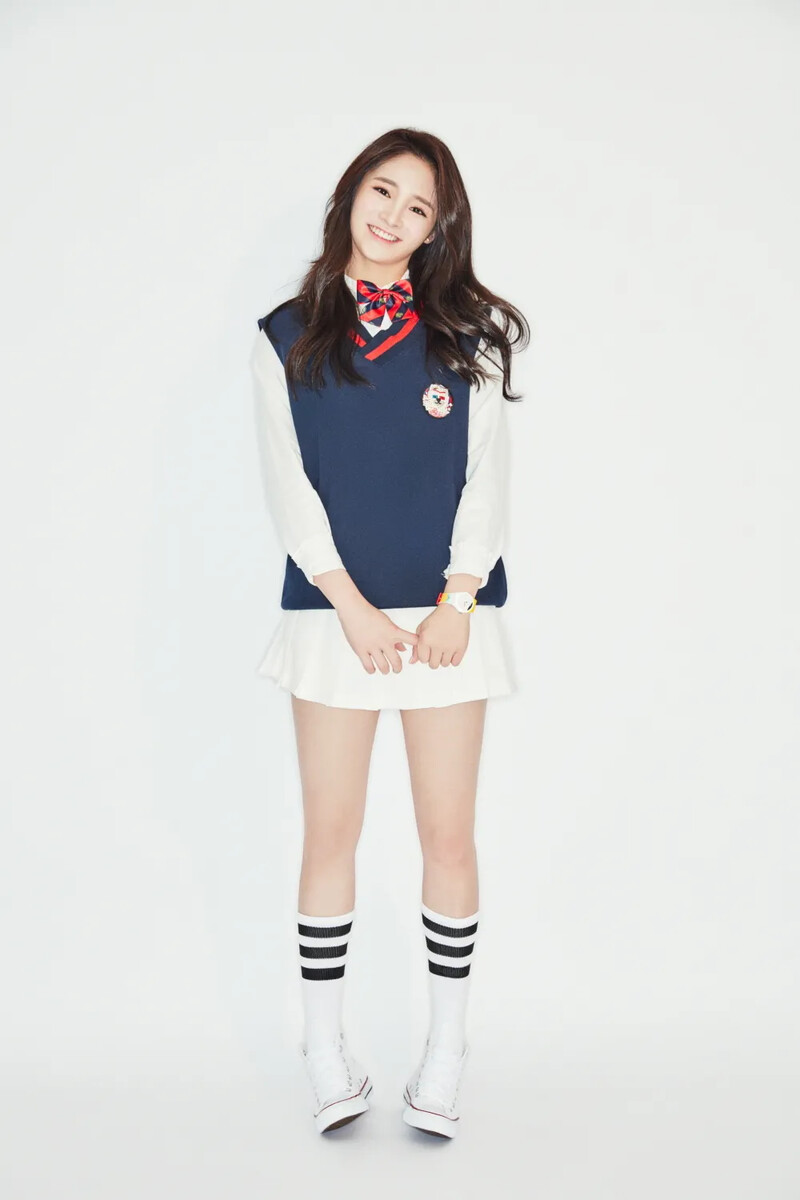 I.O.I._Kyulkyung_Chrysalis_promotional_photo.png