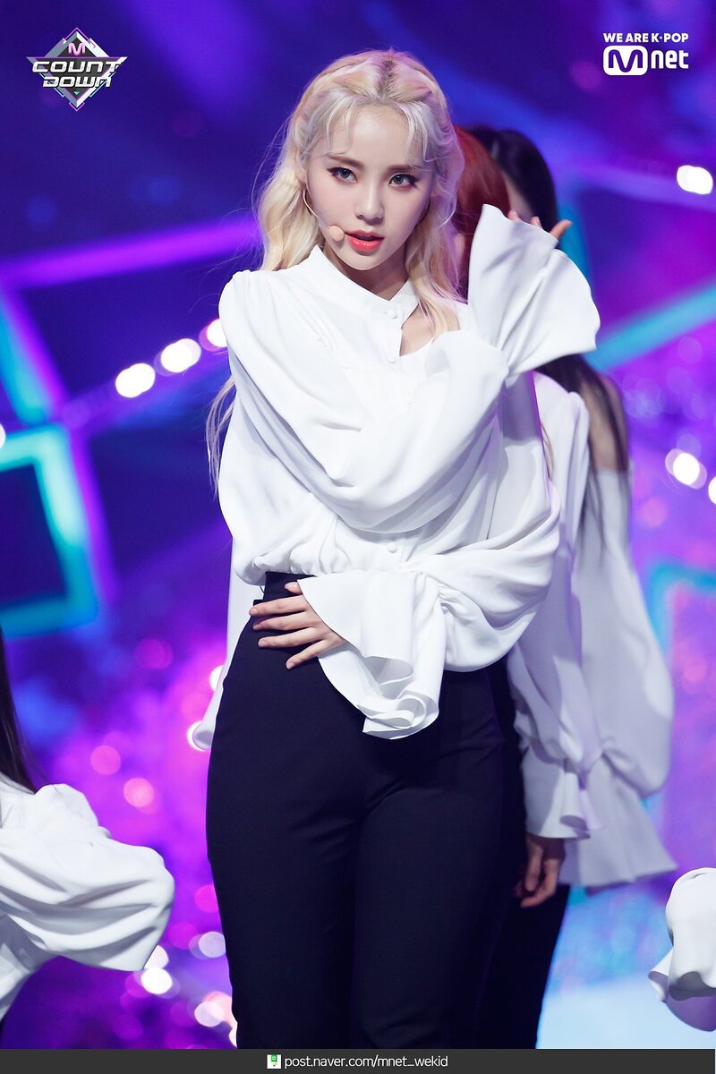 190221 LOONA - 'Butterfly' at M COUNTDOWN documents 20