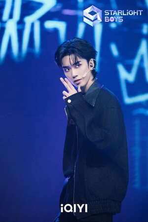 241109 Starlight Boys 'Chk Chk Boom' Behind Photo - Yang Yan