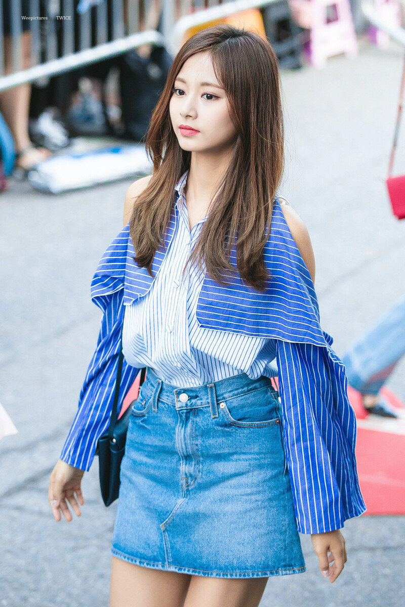 180720 TWICE Tzuyu documents 25