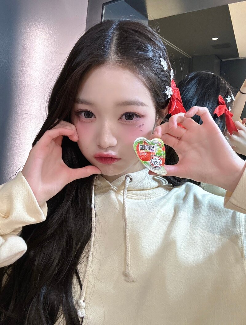 230219 IVE Twitter Update - Wonyoung | kpopping