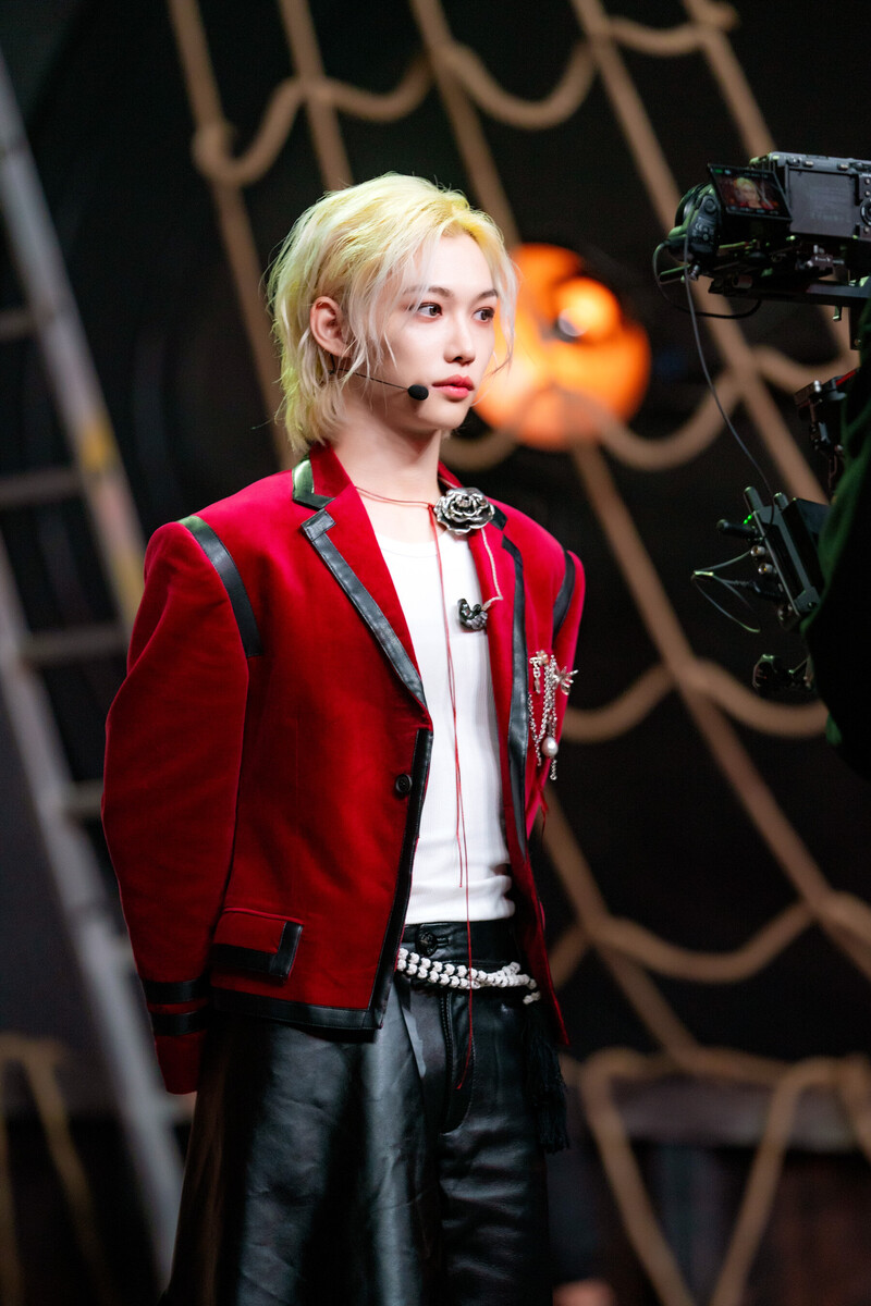 231112 Stray Kids Felix - "Rock-Star" at Inkigayo documents 6