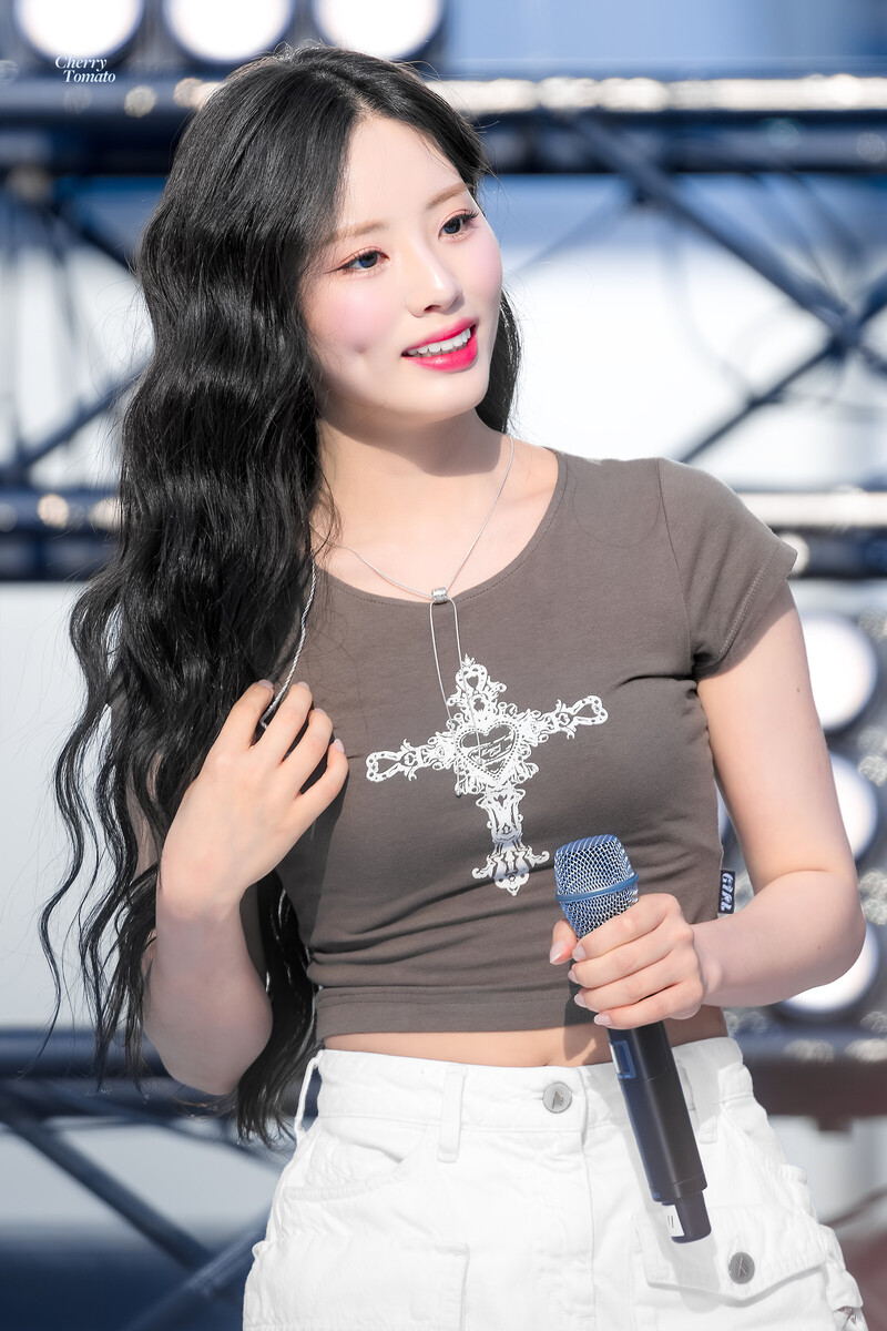 240504 fromis_9 Jiwon - Seoul Festa 2024 documents 4