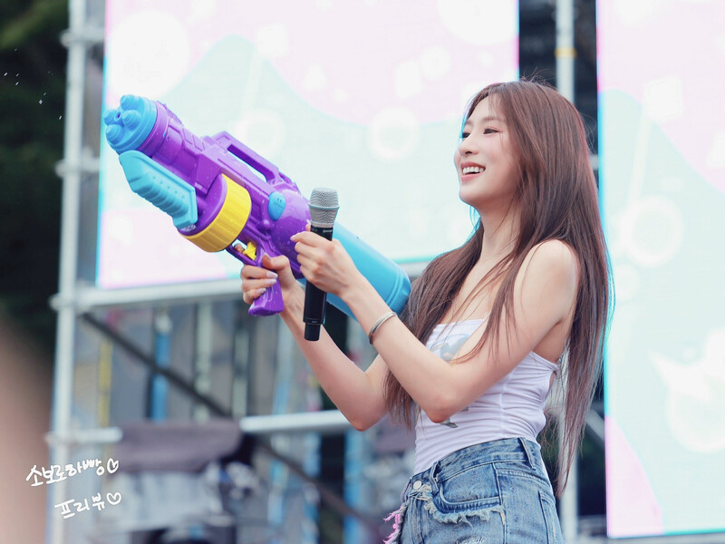 240706 Apink HAYOUNG at 'Caribbean Bay Mega Wave Festival' documents 1