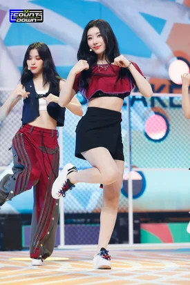 220721 ITZY Chaeryeong - 'SNEAKERS' at M Countdown