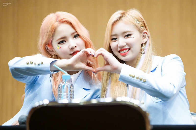 190519 Weki Meki at 'LOCK END LOL' Dongdaemun Fansign documents 1