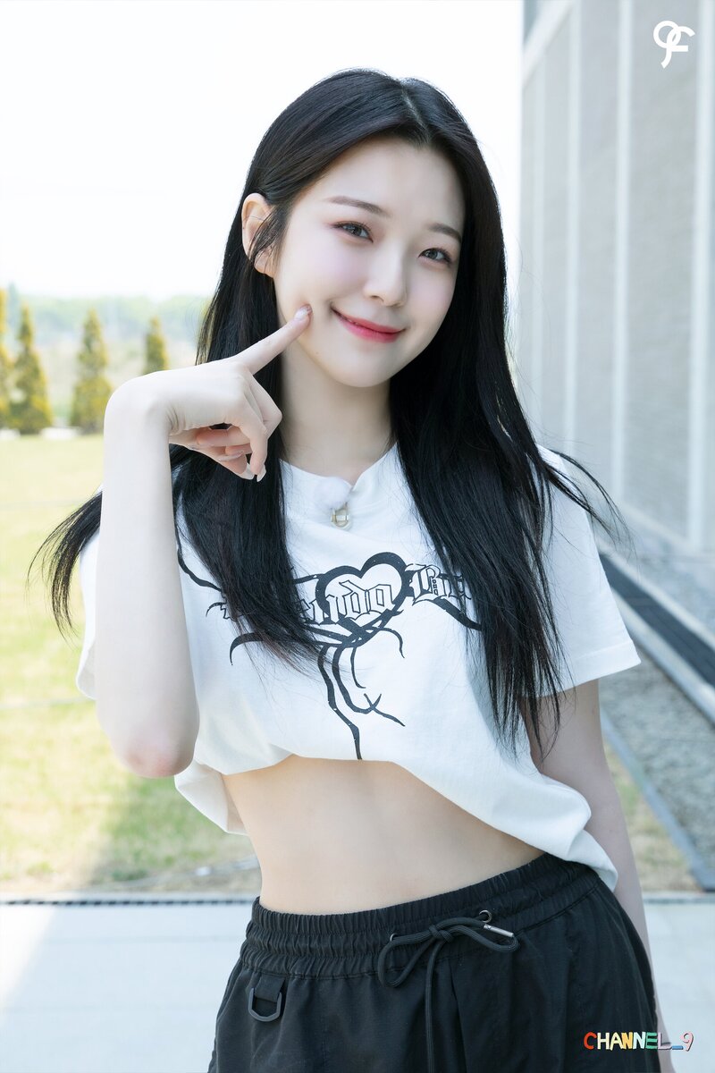 220831 fromis_9 Weverse - <CHANNEL_9> EP35-38 Behind Photo Sketch documents 9