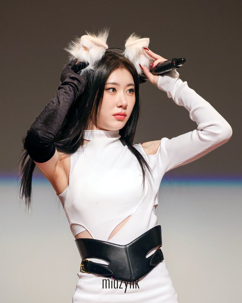 240118 ITZY Chaeryeong - MAKESTAR Fansign Event documents 8