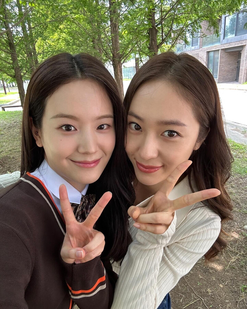 240619 Gyuri Instagram Update with Krystal documents 2