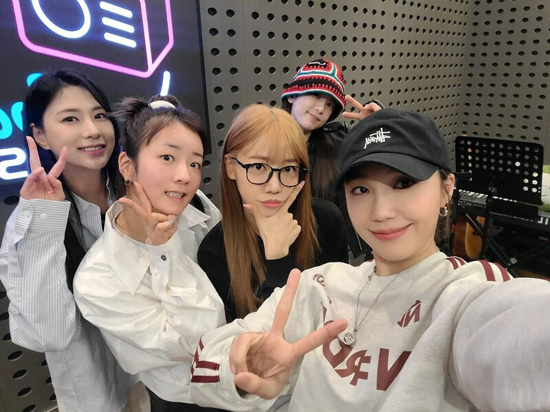 230410 APINK at KBS Radio Volume Up by Heize documents 2