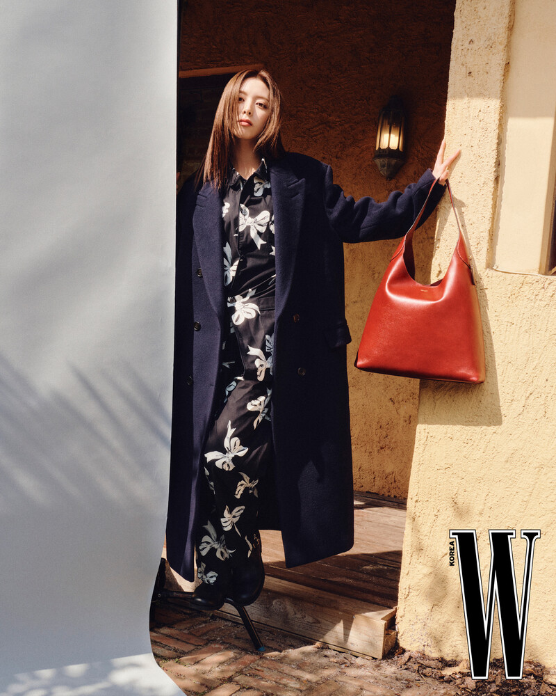 YUNA x COACH for W Korea documents 11