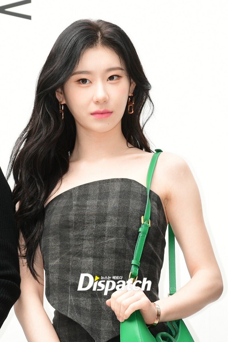 221014 ITZY CHAERYEONG- CHARLES & KEITH Pop-Up Store Opening at Seoul documents 1