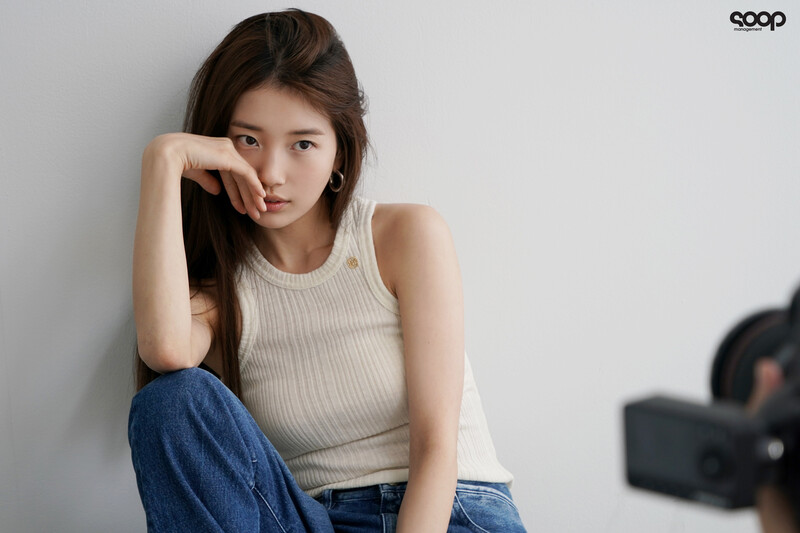 231127 SOOP Naver Post - Suzy - Cosmopolitan November 2023 Issue Behind documents 10