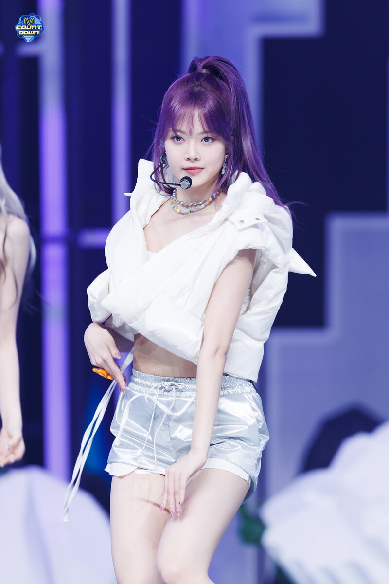 240222 LE SSERAFIM Eunchae - 'EASY' and 'Swan Song' at M Countdown documents 7