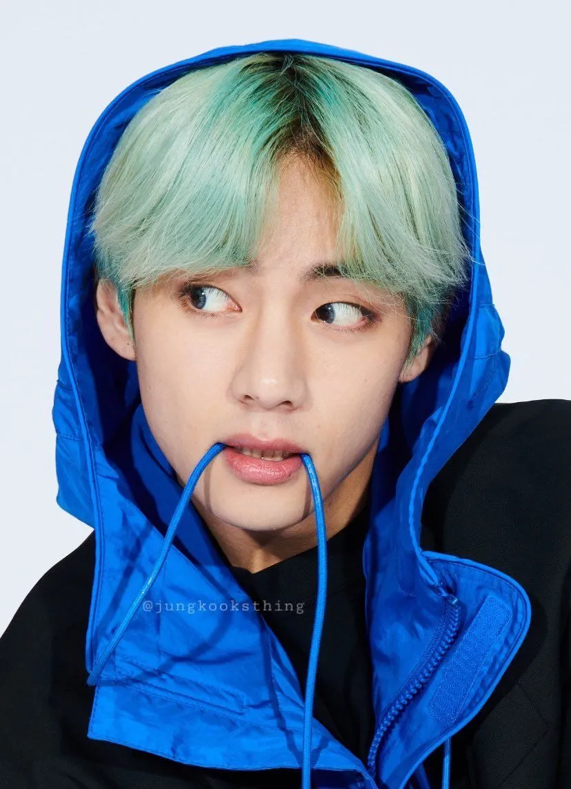 BTS' V may have hinted at bringing back his perm, but singer instead  triggers frenzy with soft and fluffy waves, Korean News | Zoom TV
