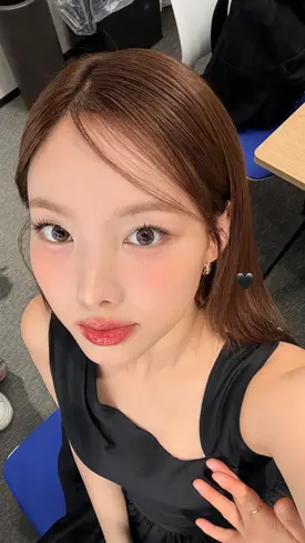 241115 - NAYEON Instagram Story Update