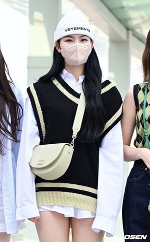 220520 STAYC's Isa at Incheon International Airport for KCON USA 2022