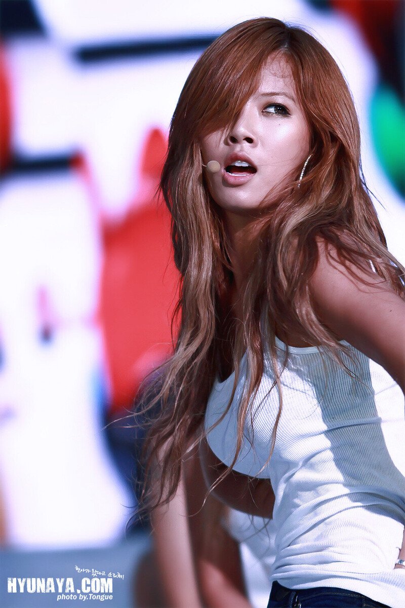 110707 Hyuna at the Mnet 20's Choice awards documents 13