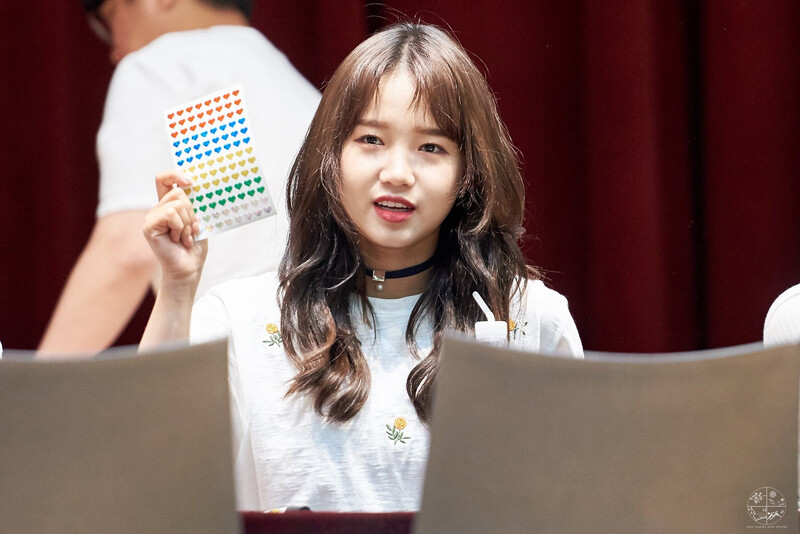 180429 Weki Meki Yoojung at Hongdae 'Lucky' Fansign documents 1