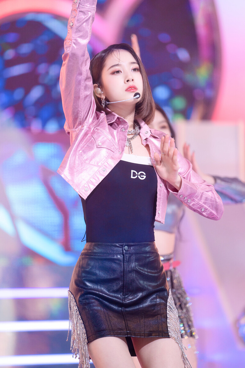 220227 STAYC J at Inkigayo documents 5