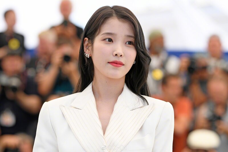 220527 IU - 'THE BROKER' Photocall Event at 75th CANNES Film Festival documents 3