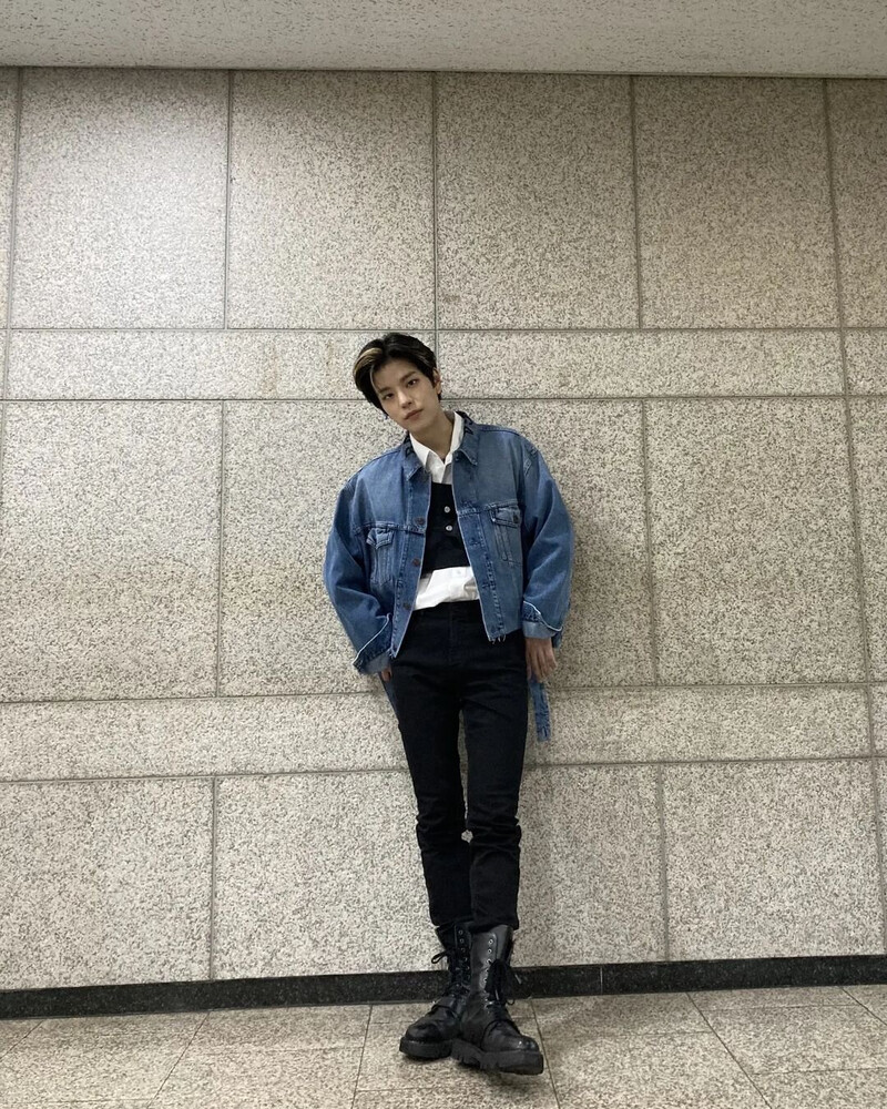 221010 STRAY KIDS Instagram Update - Seungmin documents 7