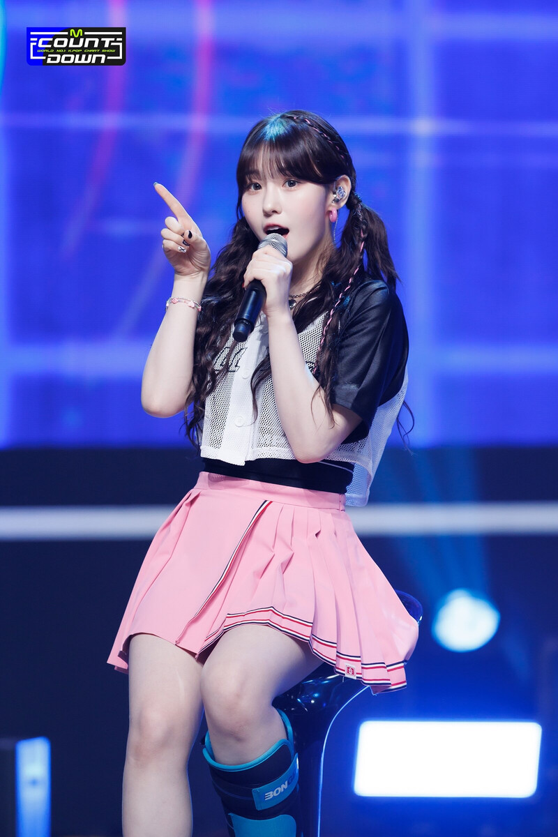 230413 Kep1er Chaehyun - 'Giddy' & 'Back to the City' at M COUNTDOWN documents 3