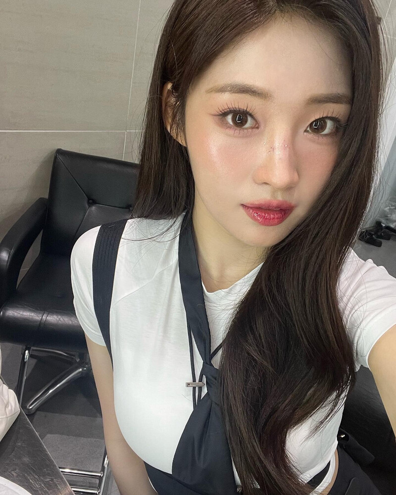 240621 EVERGLOW Sihyeon Instagram Update documents 8