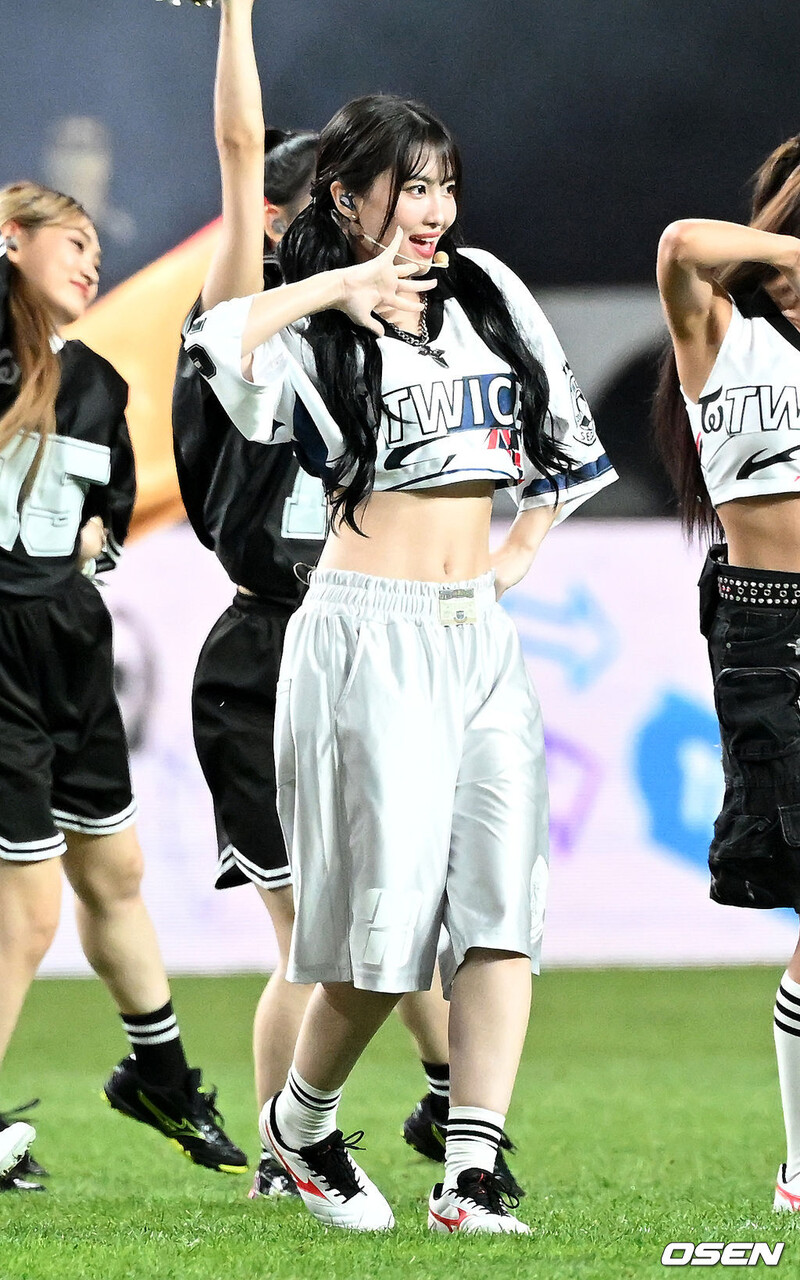 240731 TWICE Momo at Team K-League vs. Tottenham Hotspur's Halftime Show documents 1