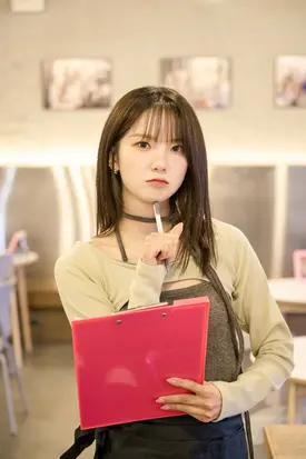 240419 WakeOne Naver Update Yujin - Kep1erving Kep1er's Croffle Cafe [Behind the Scenes]