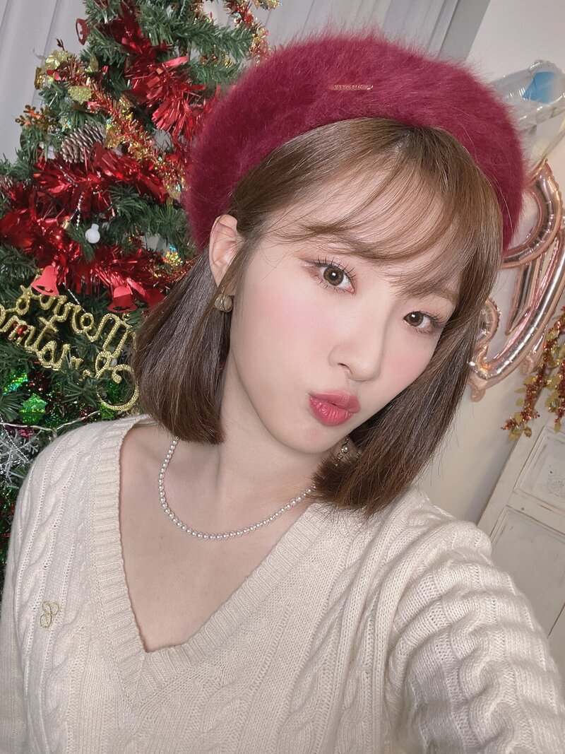 211223 LOONA Twitter Update - HaSeul documents 7