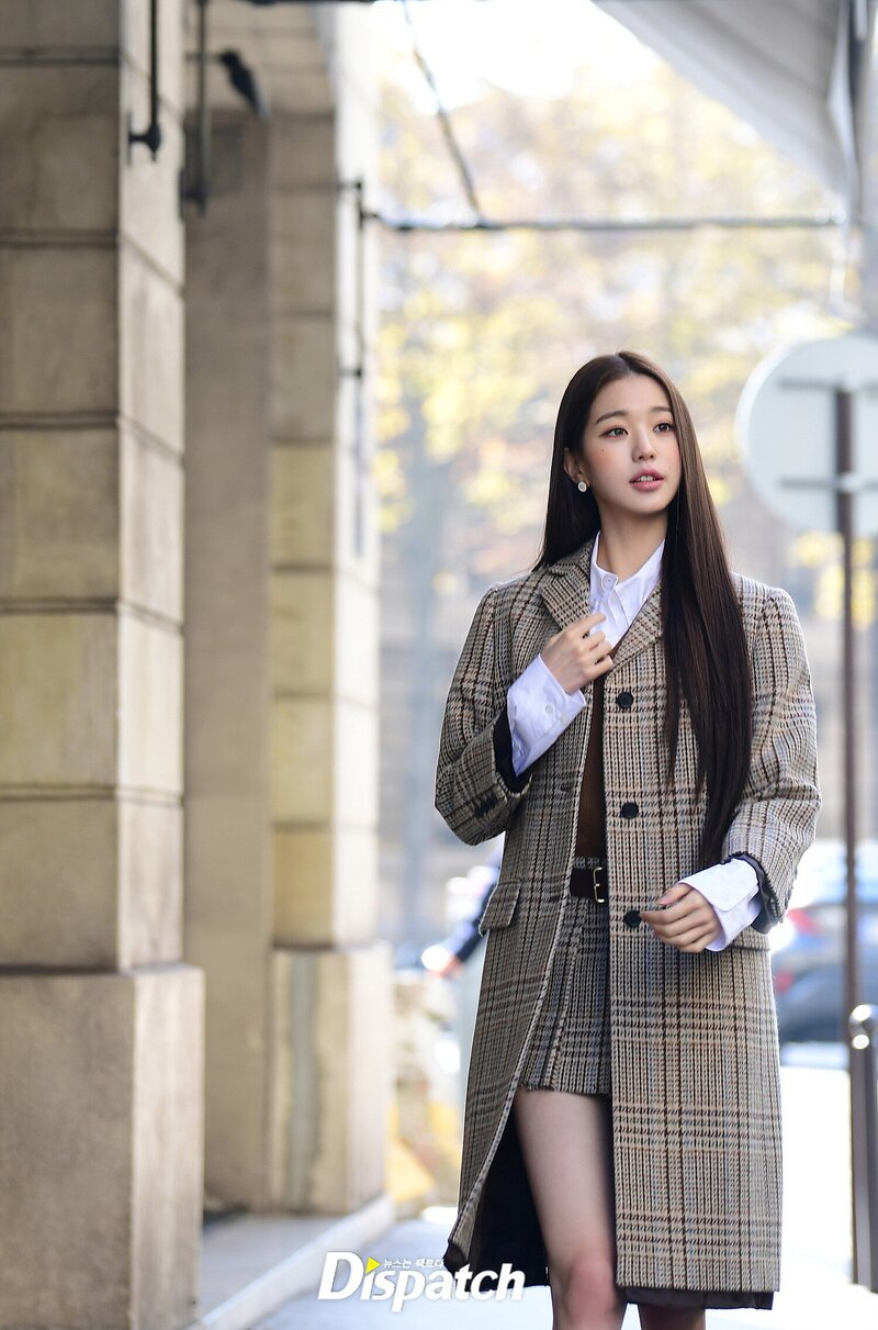 221020 IVE Wonyoung - Paris Photoshoot by Dispatch documents 4