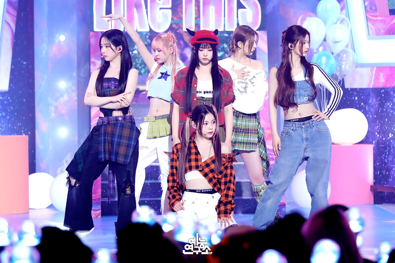 230325 NMIXX - 'Love Me Like This' at Music Core documents 1
