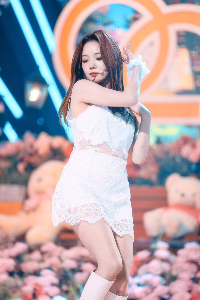 220123 fromis_9 Jisun - 'DM' at Inkigayo documents 11