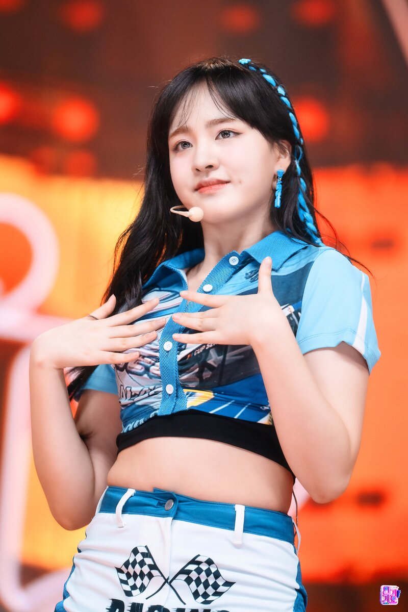 220918 IVE Liz - 'After LIKE' at Inkigayo documents 13