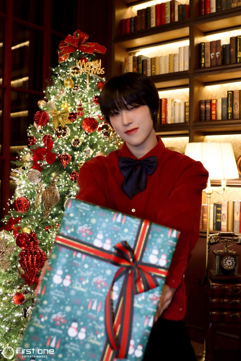 231228 FirstOne Entertainment Naver Post - 'Back to Christmas' MV Behind documents 10