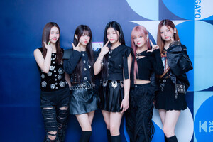 241124 SBS Kpop Twitter Update - ILLIT - Inkigayo Photowall