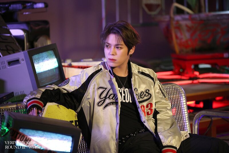 220503 Jellyfish Ent. Naver Post - Verivery at 'Undercover' Behind the Scenes documents 5