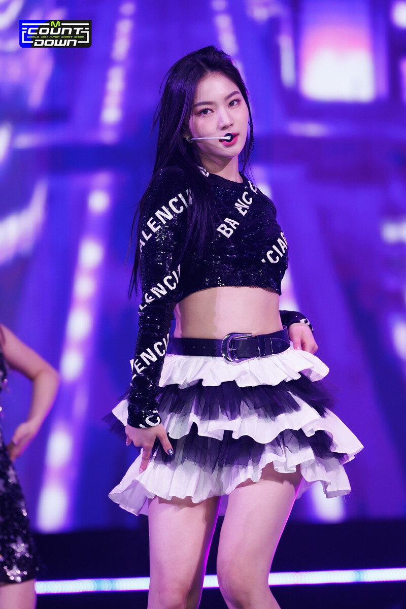 221229 STAYC Isa 'RUN2U' at M Countdown documents 3