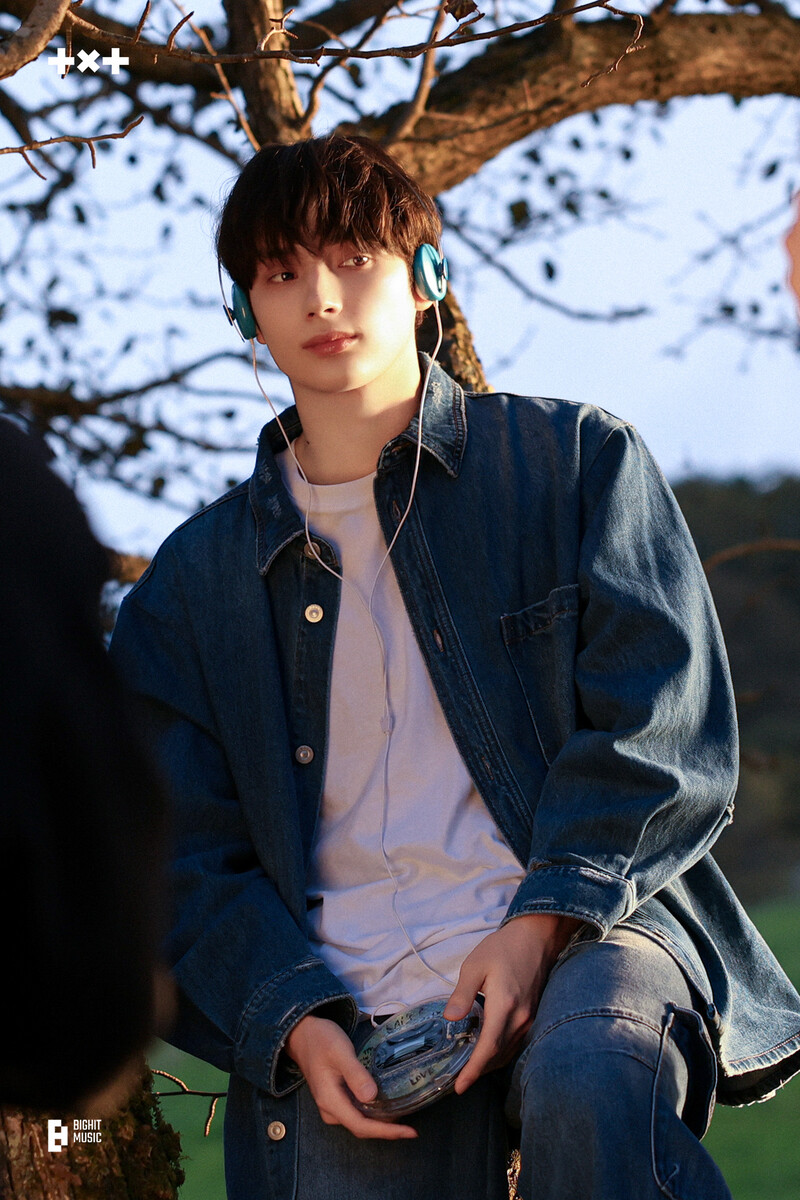 TXT Huening Kai - "Over the Moon (Our Sanctuary ver.)" Photo Sketch documents 2