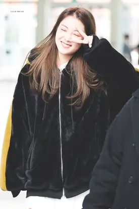 180307 Weki Meki Lucy at SBS Building