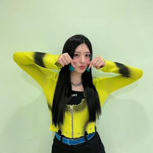 210409 STAYC Instagram Update - Seeun