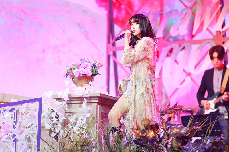 211204 IU at 2021 Melon Music Awards documents 3